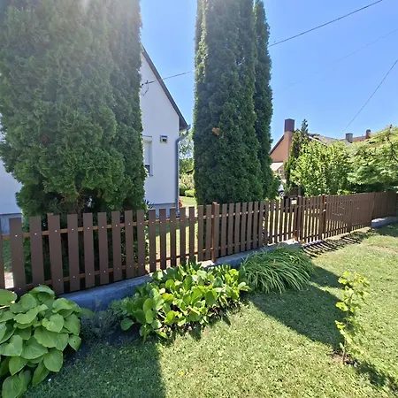 Casa vacanze Hibiscus Nyaralo Balatonfenyves